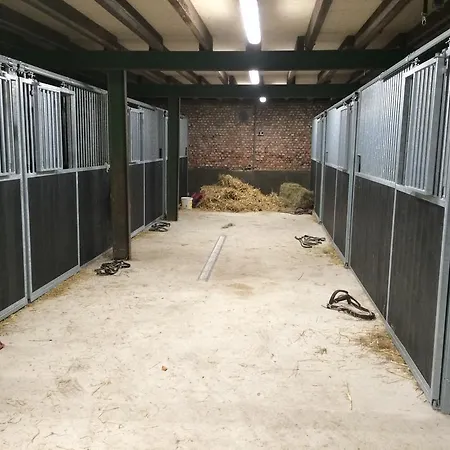 De Distelhoeve Farm stay
